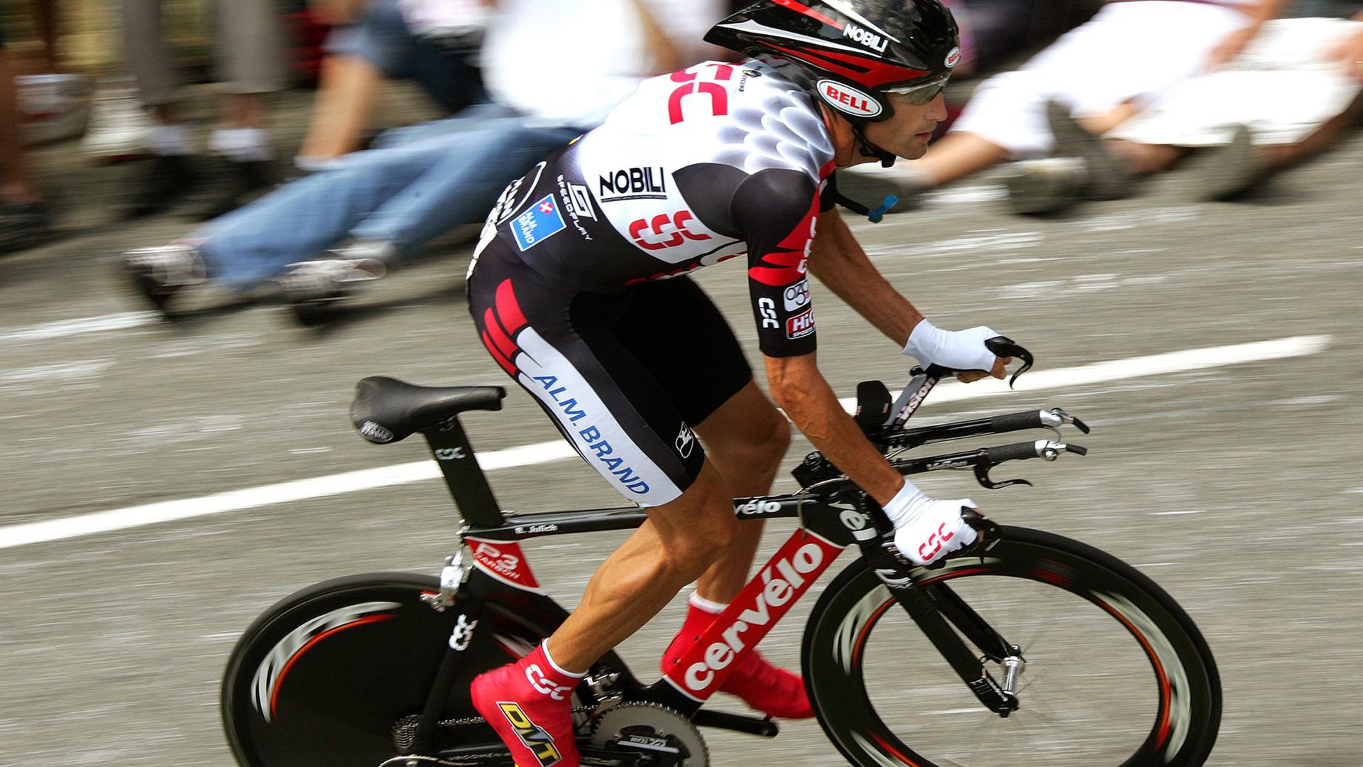 逆境中燃起希望：那些破天荒逆转成就传奇的队伍，冲破逆境